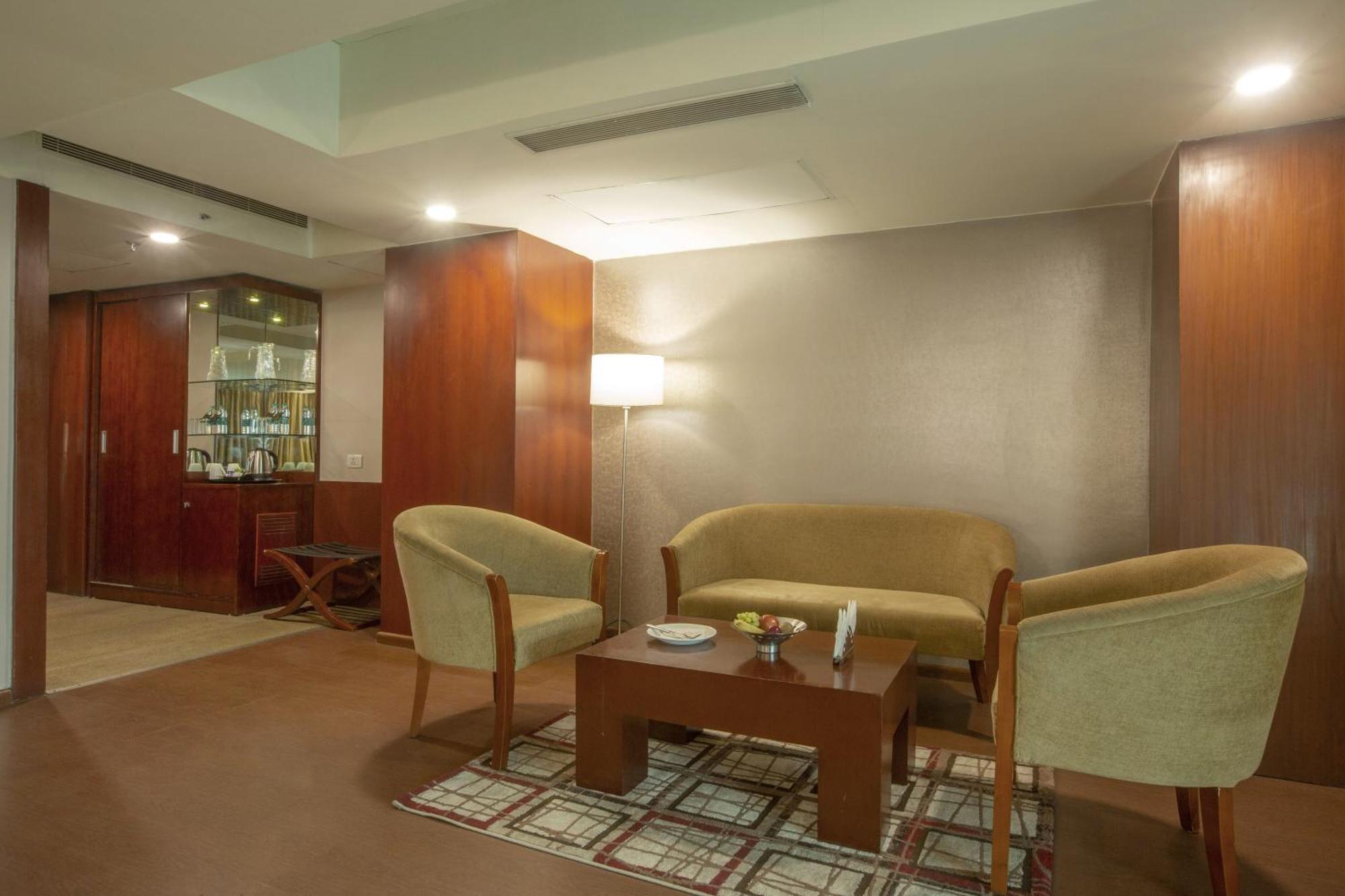 Vesta International Hotel Jaipur Exterior photo